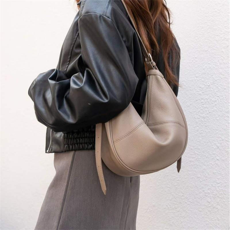 Hobo Bag Slouchy - حقيبة كتف هوبو هلالية الشكل من