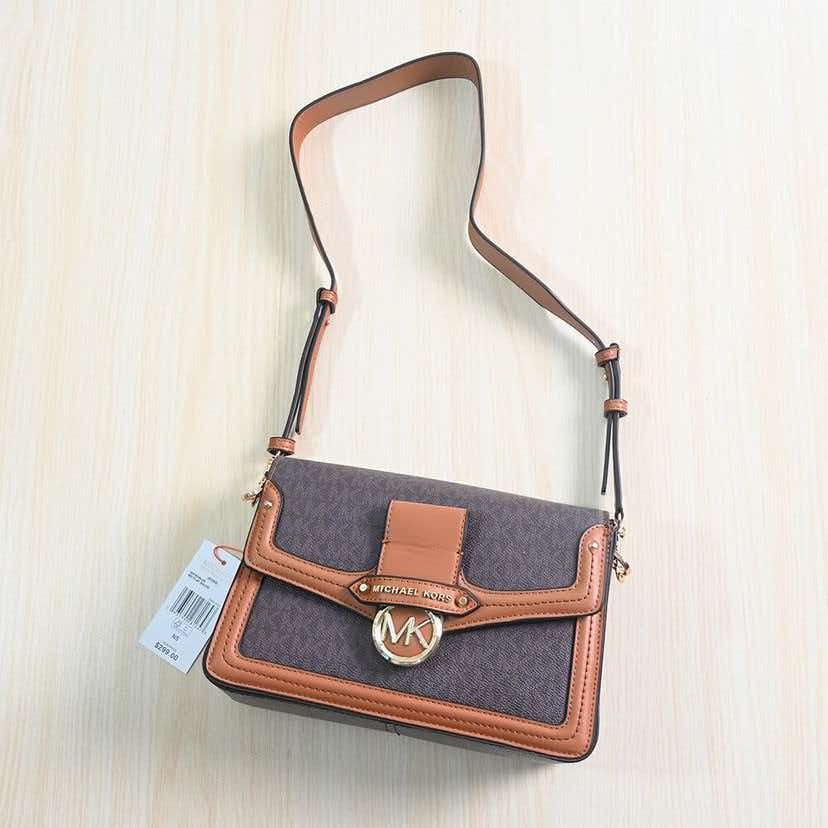 حقائب مايكل كورس الجديدة ذات ا - مراجعة Women Bags Mk وسعره