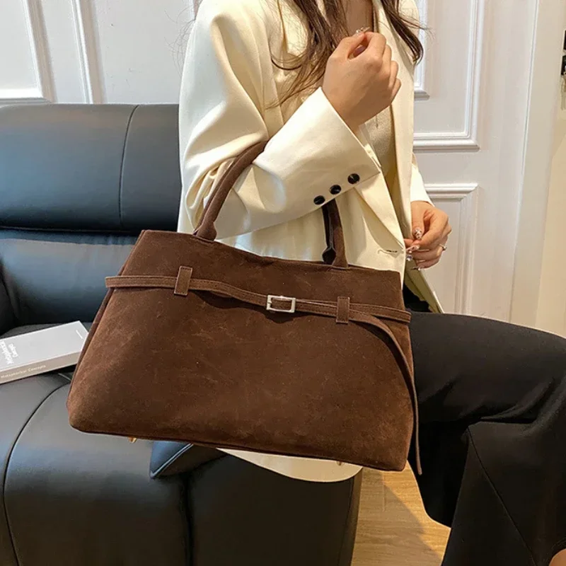 حقيبة نسائية مشبك تصميم زخرفي  - مراجعة Women Bags Designer Sale وسعره