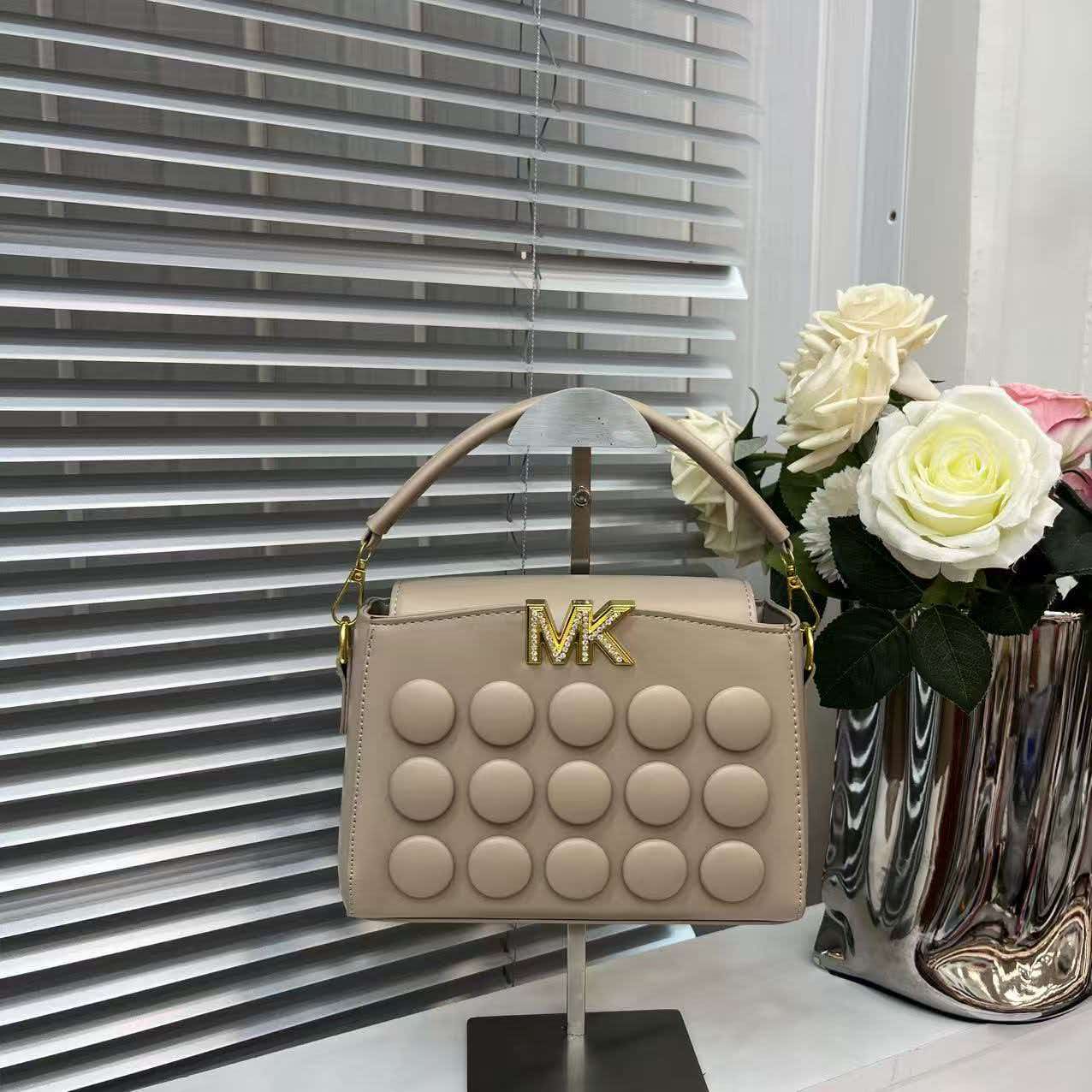 حقيبة يد نسائية فاخرة خفيفة ال - مراجعة Women Bags Mk وسعره