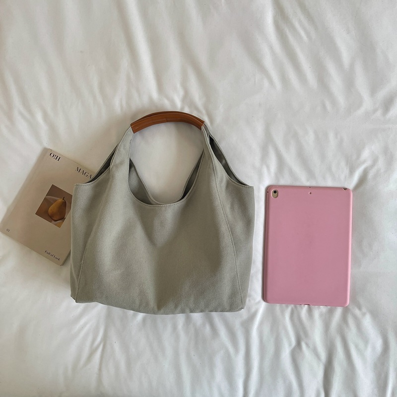حقيبة يد نسائية كبيرة من القما - مراجعة Hobo Bag Slouchy وسعره