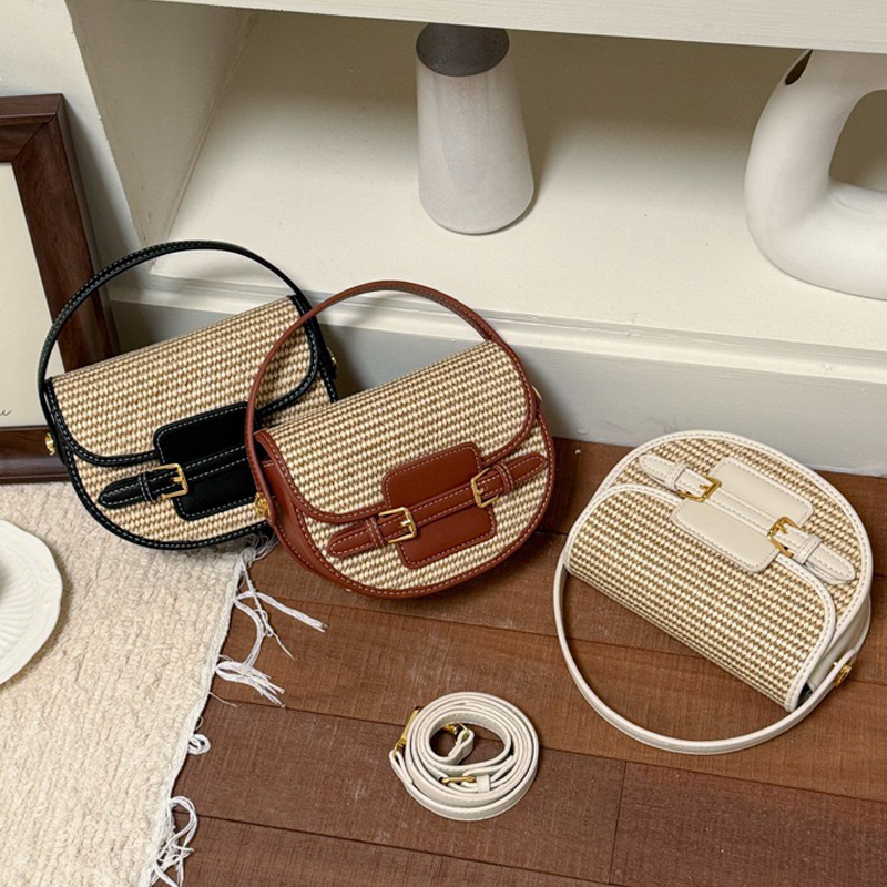 حقائب سرج صغيرة على الطراز الإ - مراجعة Saddle Bag Leather وسعره