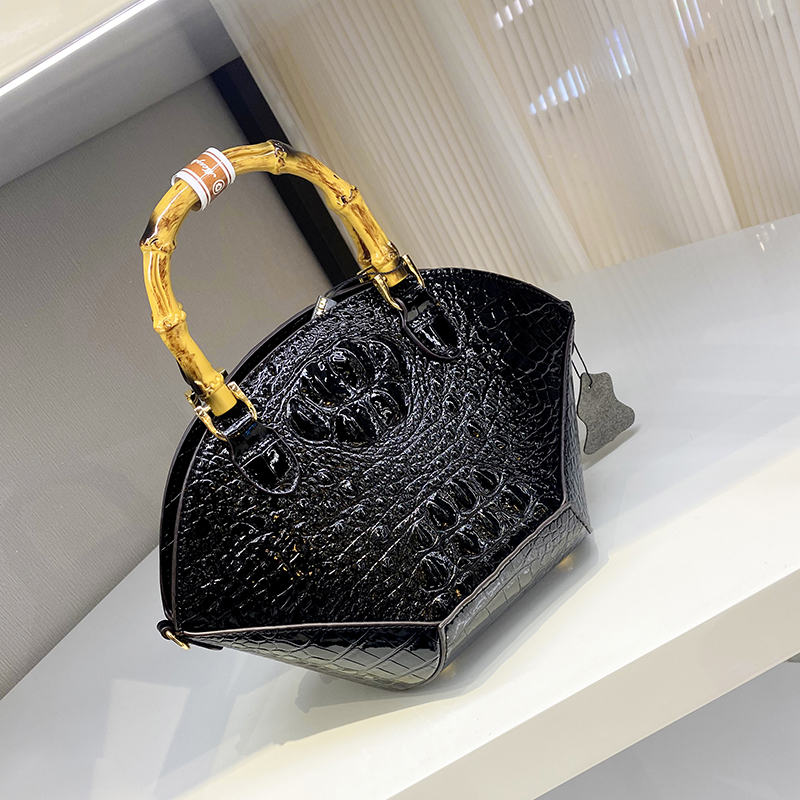 حقيبة كروس جلد البقر للنساء ،  - مراجعة Women Bags Designer Sale وسعره